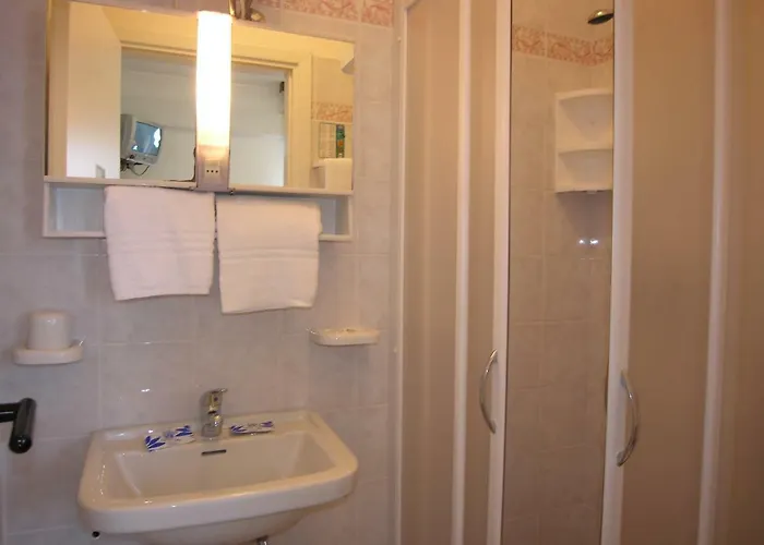 Garni Tahiti Hotel 2*